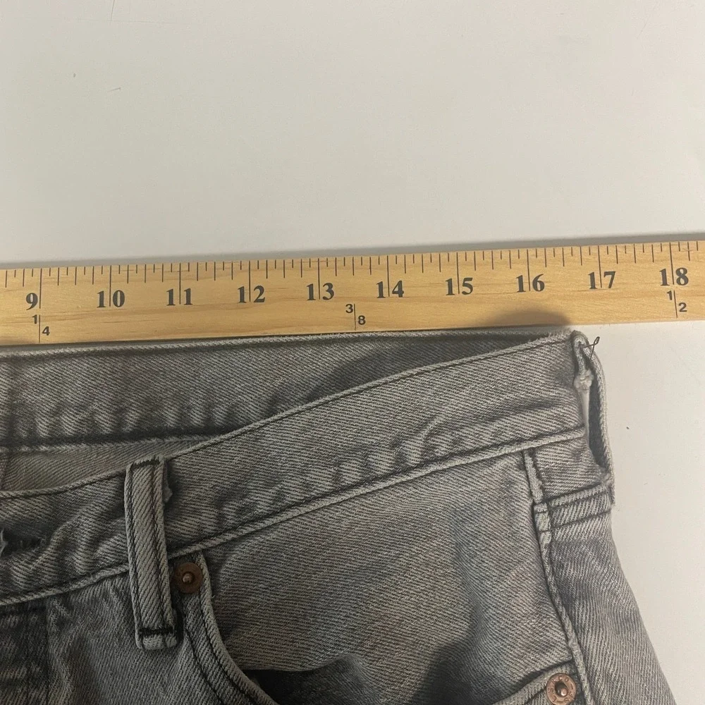 Levis 501 Original Fit Gray Straight Leg Button Fly Jeans 33x30 (actual 33x28)